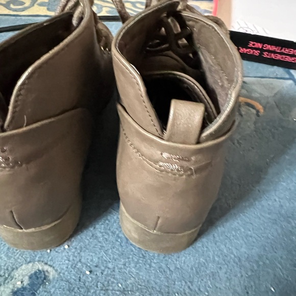 Clarks Cloudsteppers Ankle Boots New in Box - Picture 6 of 13